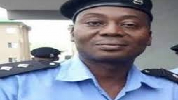 Ogun police parade 6 suspected robbers operating in army uniform 