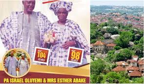 Couple married for 72 years die same day