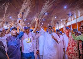 Former LP deputy gov candidate, others defect to APC in Ondo